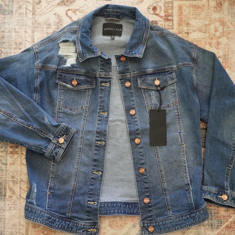 Kendall and kyle loose fit denim jacket